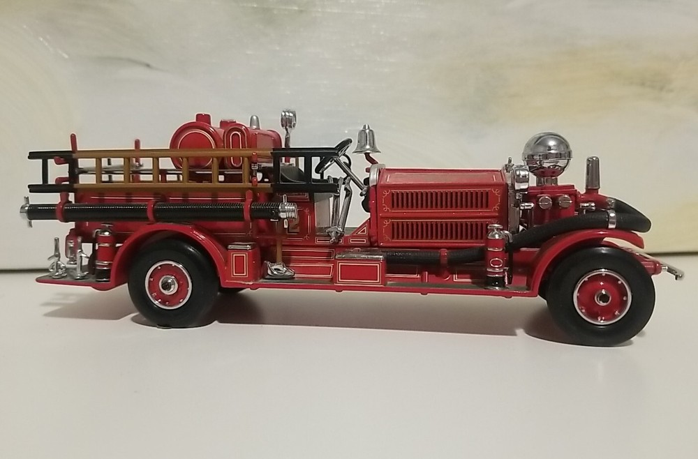 Matchbox Models of Yesteryear 1927 Ahrens-Fox N-S-4 Lockland Fire Engine YSFE04