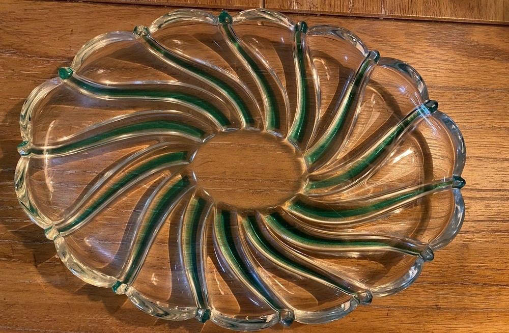 Mikasa Oval Clear Glass Green Swirl Candy Dish Party Tray Holiday Christmas