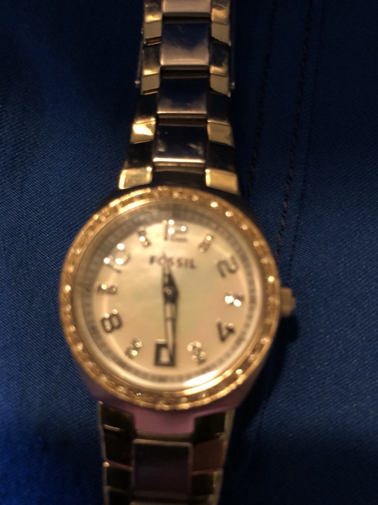 Fossil Gold-Tone Metal Bracelet Analog Watch Mother of Pearl Dial
