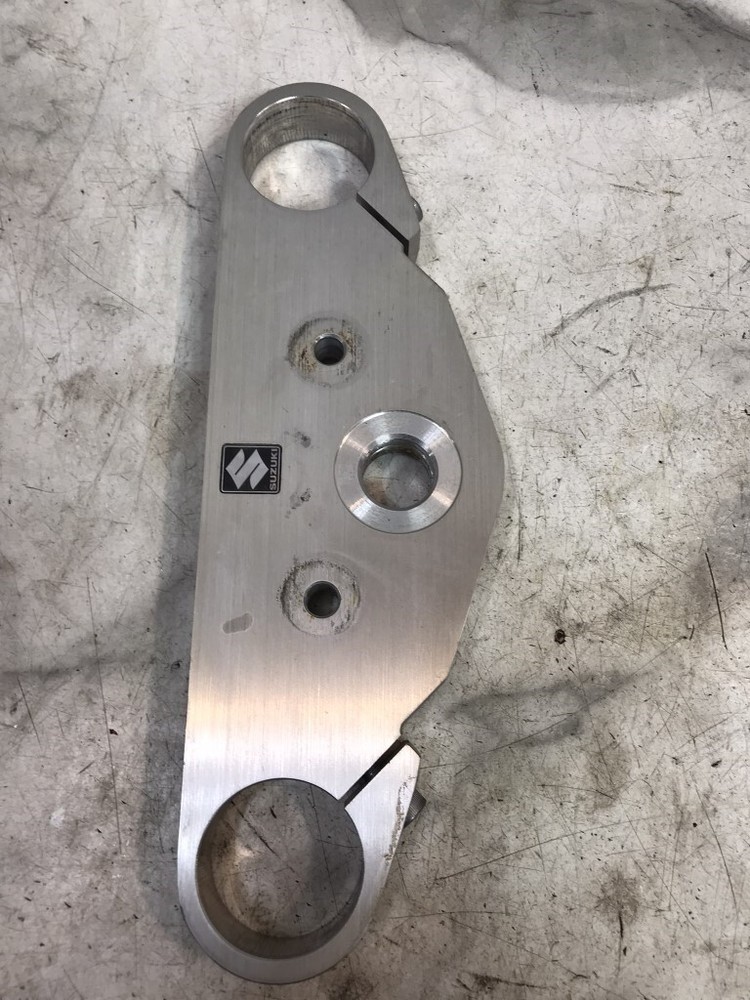 04 Suzuki VZ1600 VZ 1600 K Marauder Upper Top Triple Tree Fork Shock Clamp