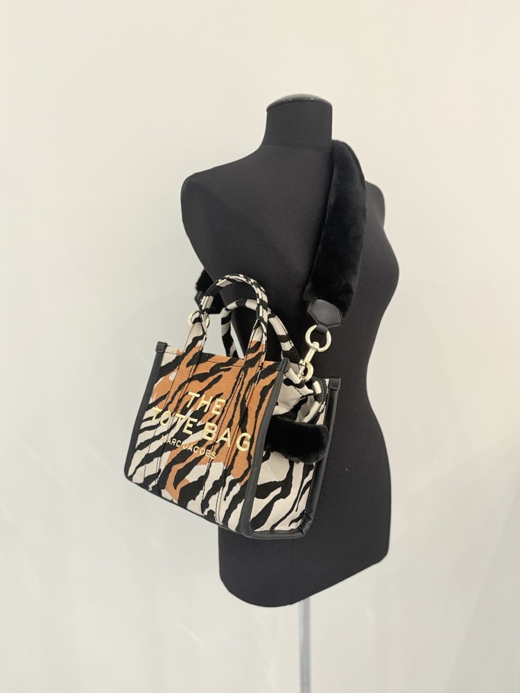 NWT Marc Jacobs Small Tiger The Tote Bag Beige Multi