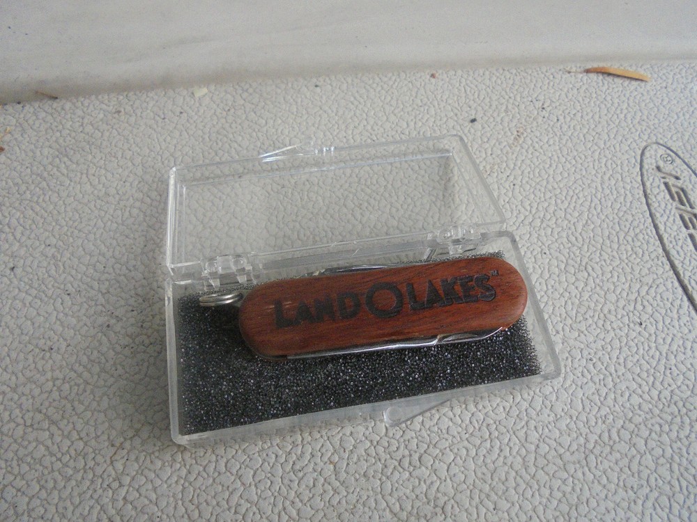 Vintage Land O'Lakes Wood Handle Pocket Knife