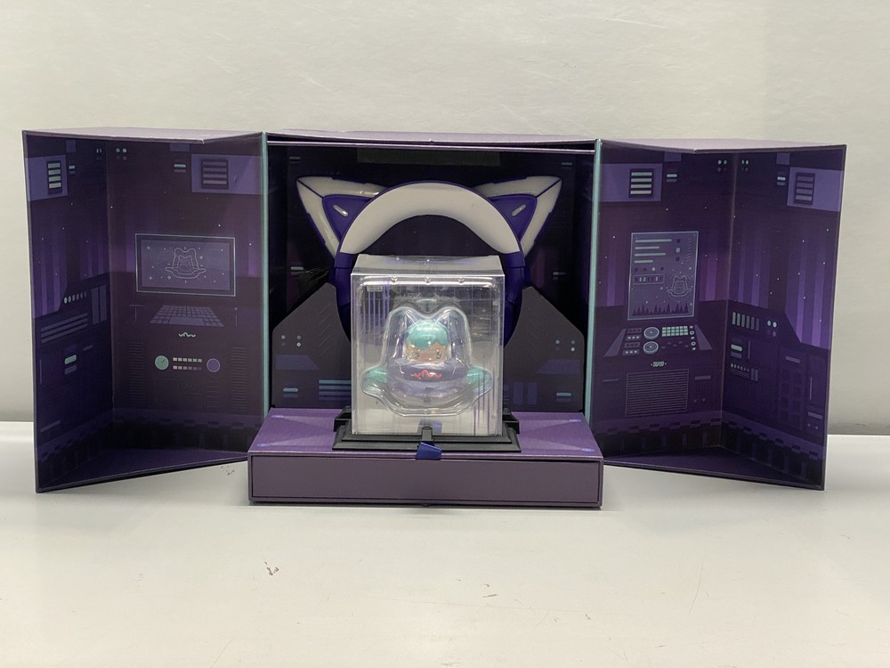 Yowu Pop Mart Headphones With Figure- Purple