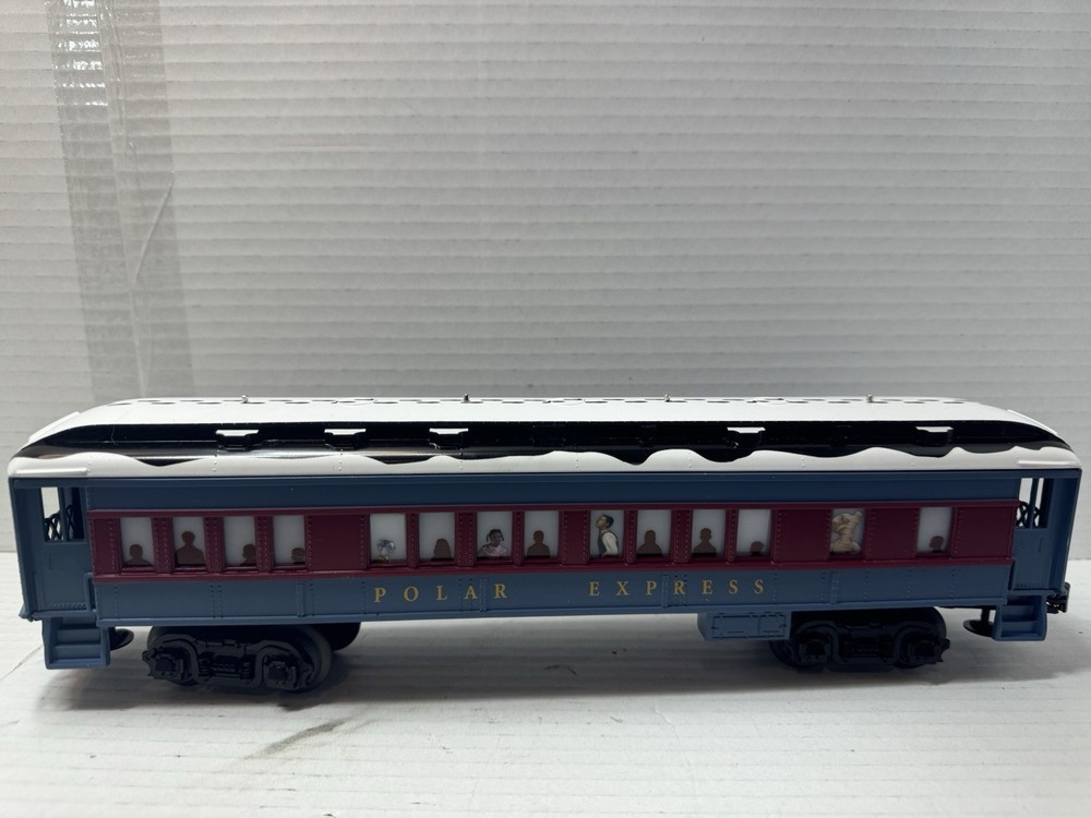 Lionel O Gauge Polar Express Passenger Car with Snow-Covered Roof
