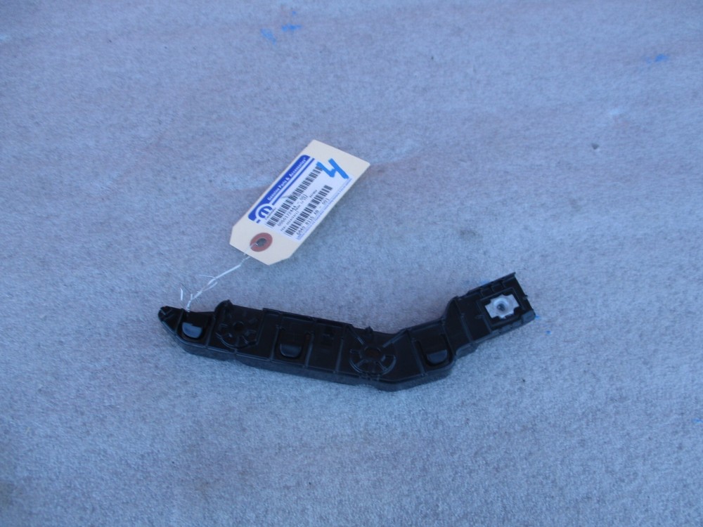 2021-2024 Jeep Cherokee Fender Mounting Bracket LH OEM 68408115A