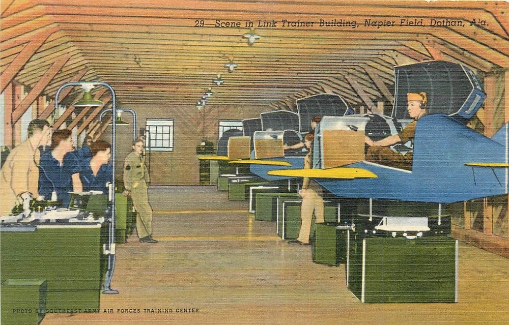 1940s Dothan Alabama Scene Link Trainer Napier field Teich Postcard 25-4396