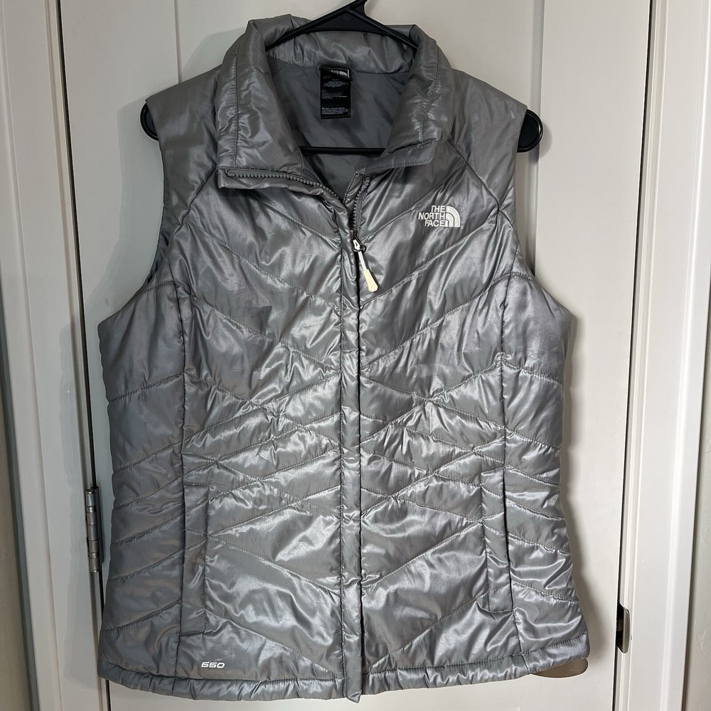 The North Face 550 Silver Gray Goose Down Full-Zip Puffer Vest in Size Large