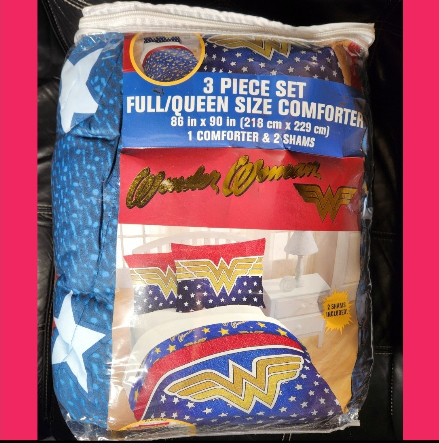 WONDER WOMAN-DC COMICS 3 PIECE SET FULL/QUEEN SIZE COMFORTER WITH 2 SHAMS