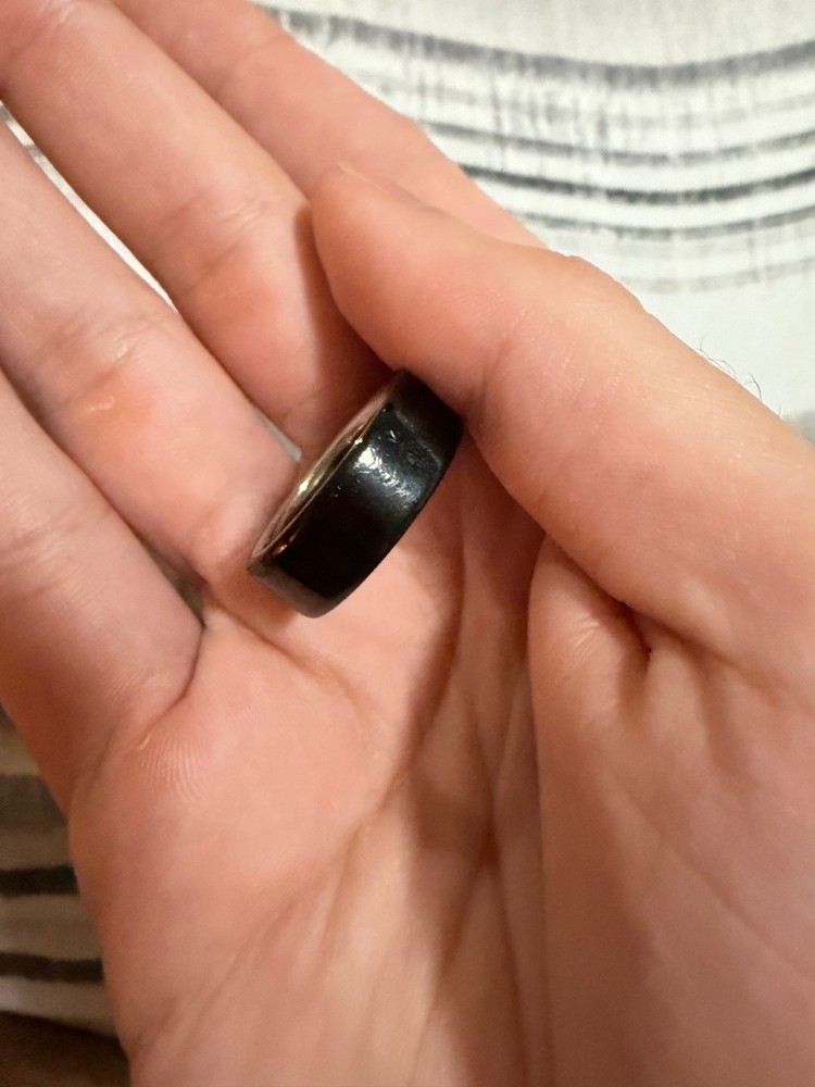 Oura ring gen 4 -size 9- Black- See Photos!