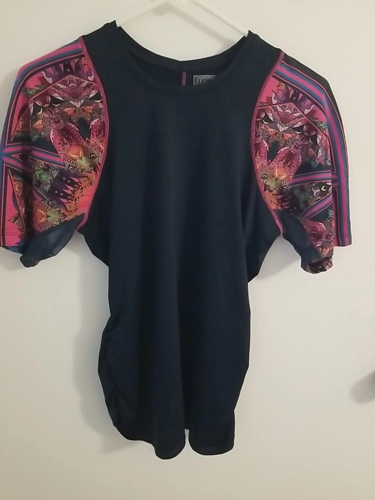 Lucky in Love TOP Short Sleeve Tennis Pickleball Golf Activewear Blk Size L