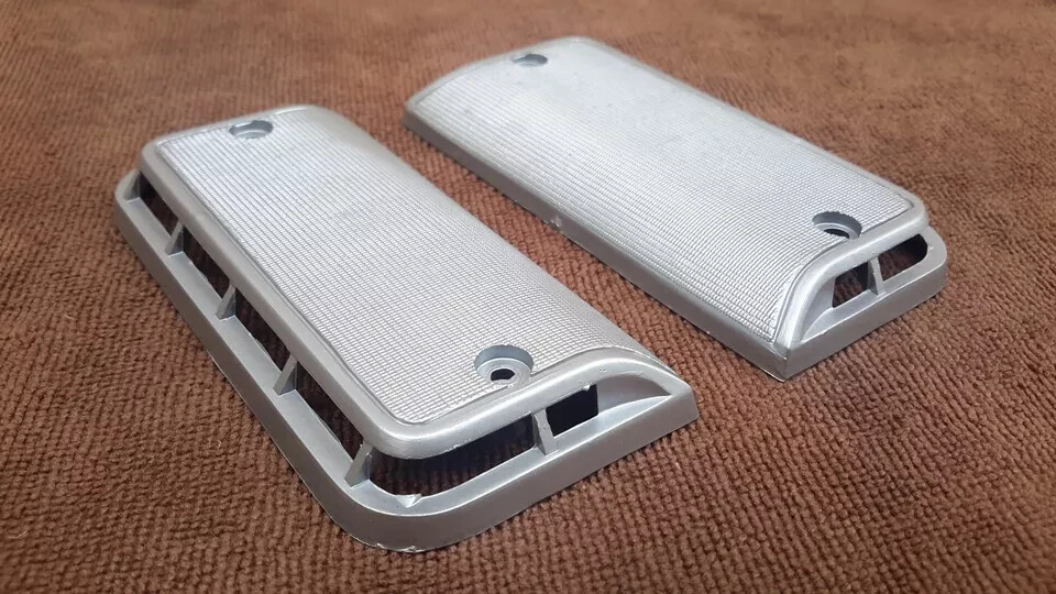 Louver Assy Roof Side Vent Pair NEW FOR TOYOTA HILUX RN20 RN25 Pickup Truck