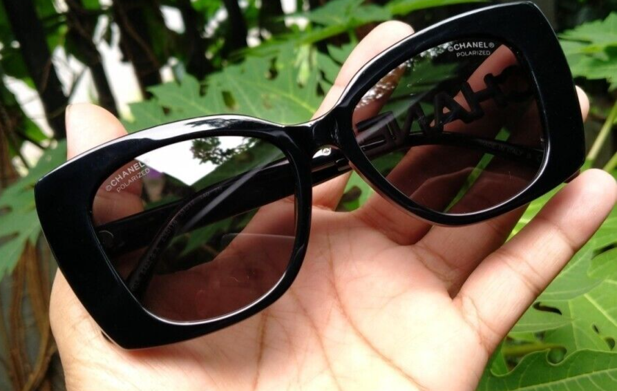 Chanel 5422 Sunglasses in glossy black frame with chic style