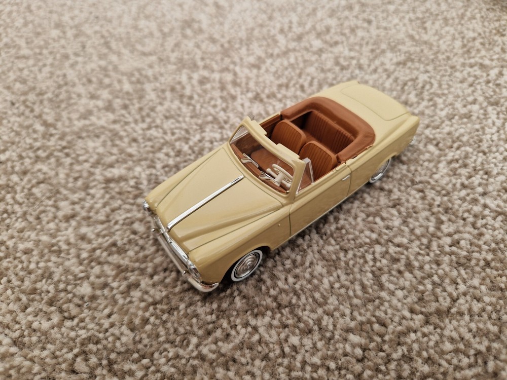 CORGI SOLIDO 1/43 CLASSIC PEUGEOT 403 CABRIOLET DIECAST MODEL CAR