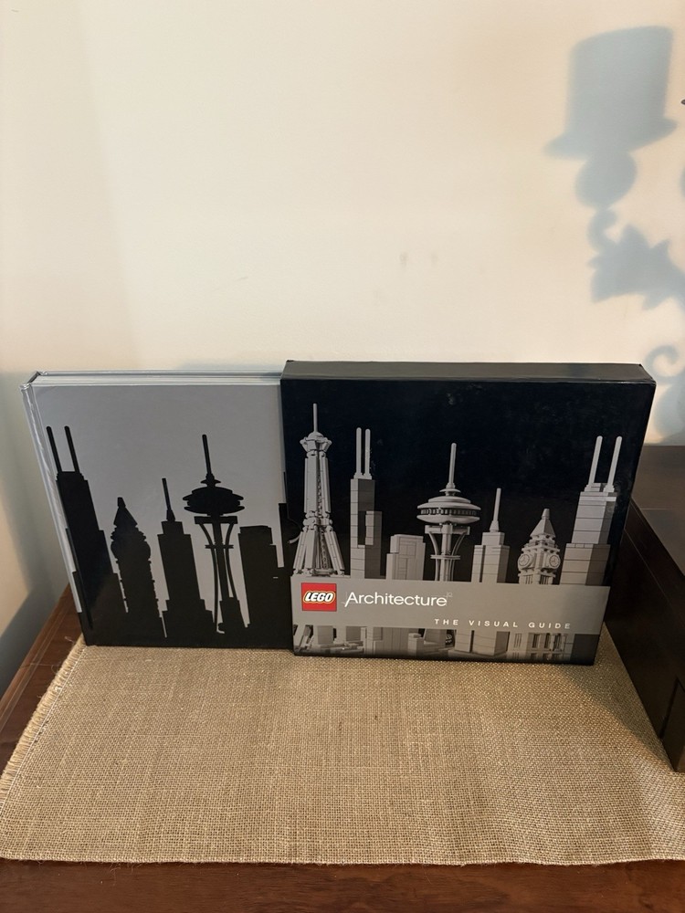 LEGO Architecture: The Visual Guide with slip cover Lot