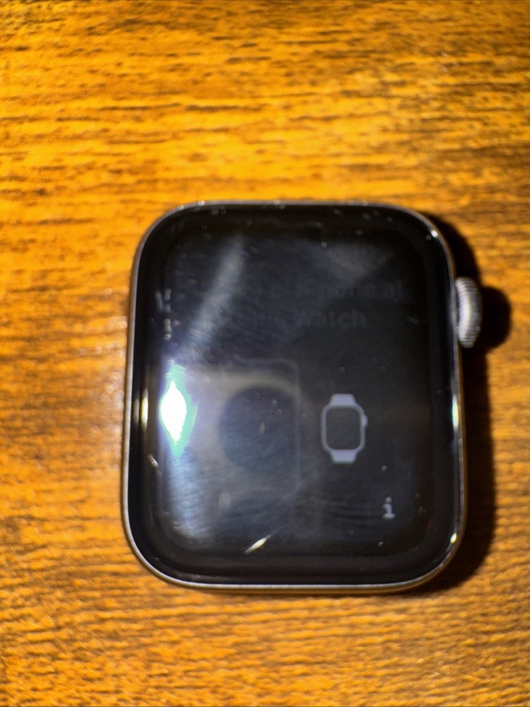 Apple Watch Series 4 Nike+ 40mm GPS+LTE Gray SW157