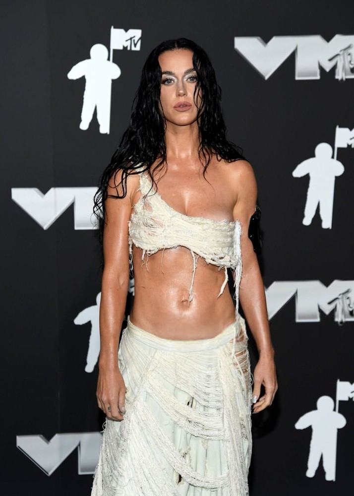 Katy Perry in an 11