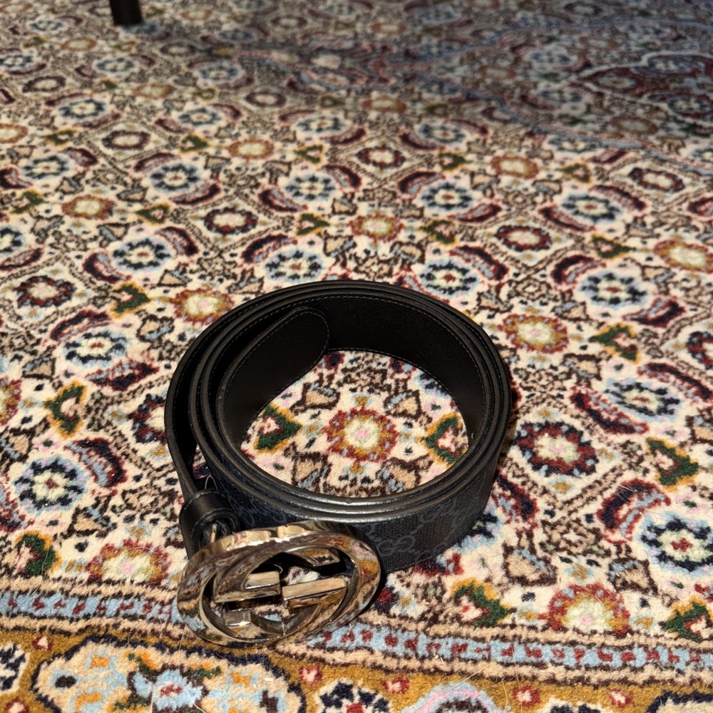 Authentic Gucci Mens G Buckle Belt in Black and Silver