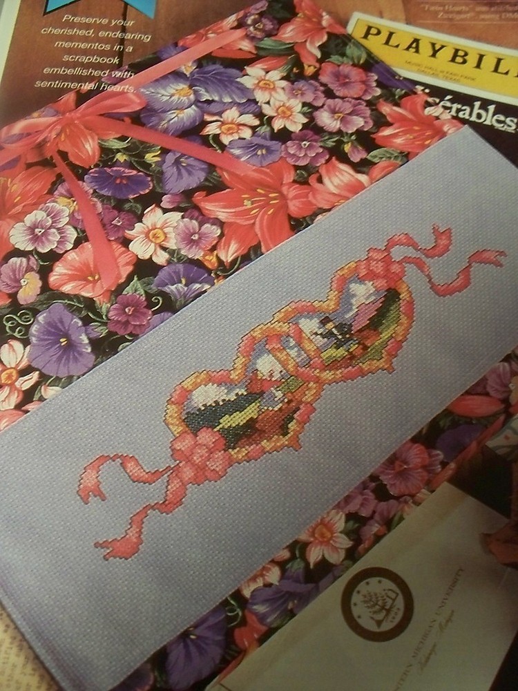 Twin Hearts Valentin Towel Design Magazine Cross Stitch Pattern (G)