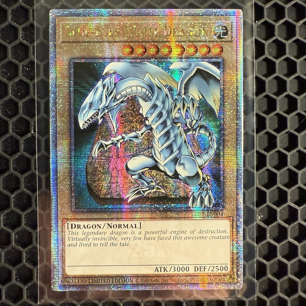 Blue Eyes White Dragon 2020 Quarter Century Secret Rare NM Yugioh Card
