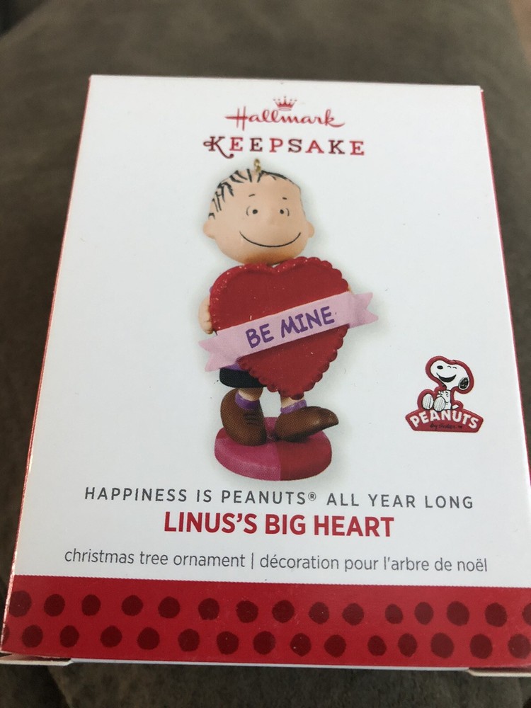 Hallmark 2014 Peanuts Linus Big Heart Ornament #6 Happiness All Year-image