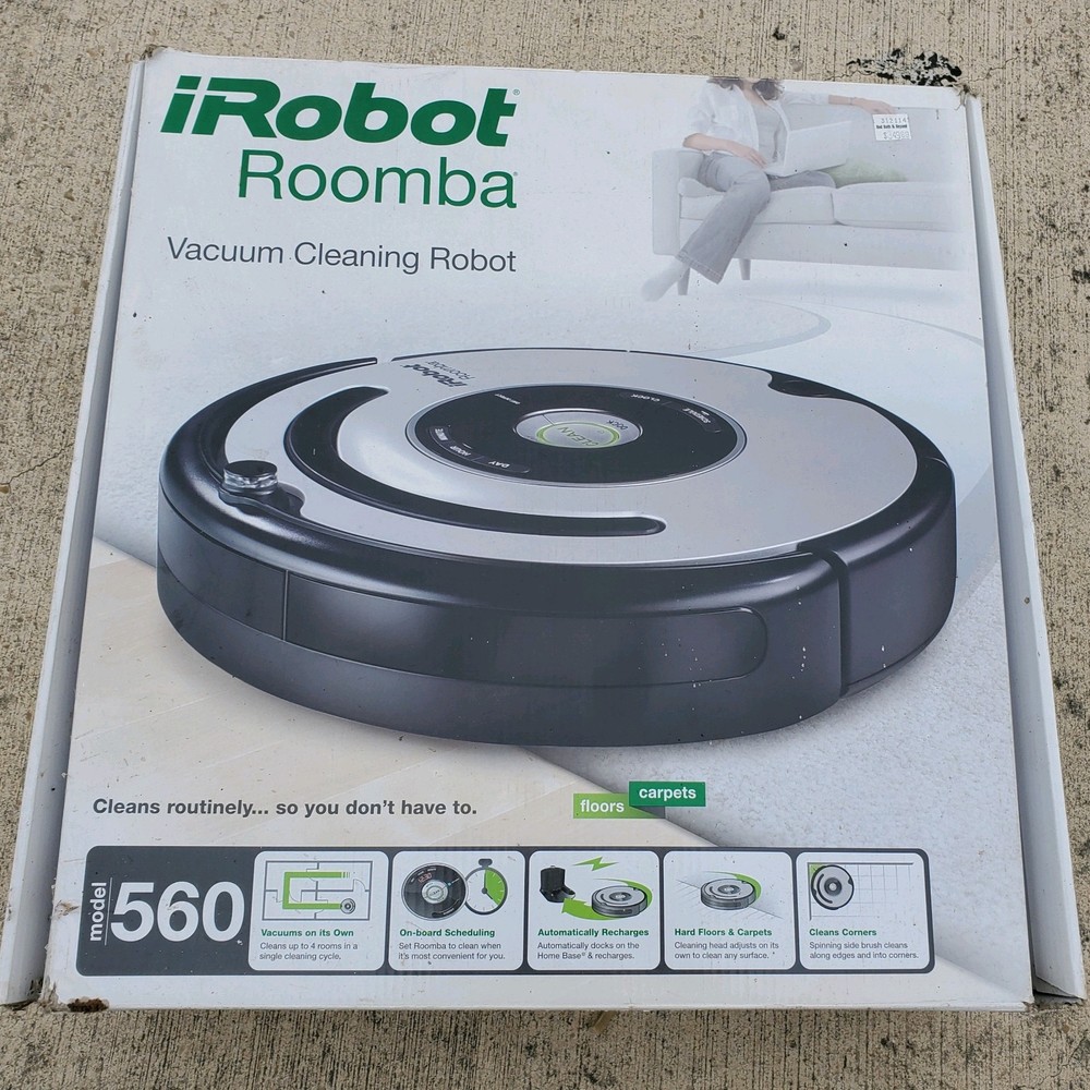 iRobot Roomba 560 Robotic Vacuum Black Silver with Charging Dock