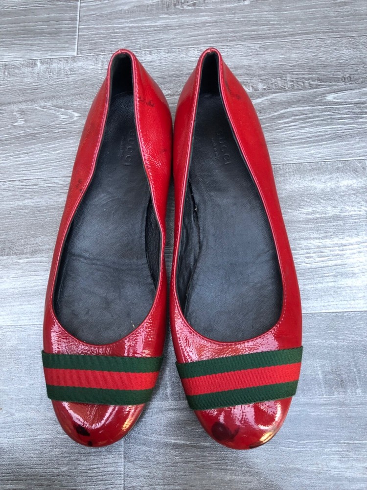 Gucci Red Patent Leather Flat Sandals with Naplak Detail  