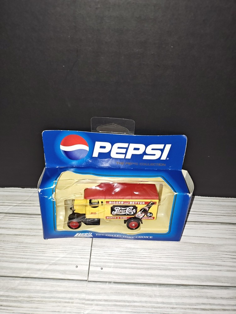 PEPSI COLA Vintage Collectors Diecast Toy Model Soda Vehicle By Lledo PLC