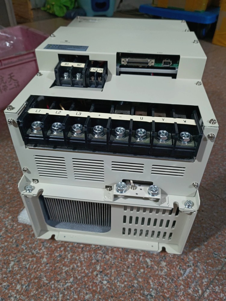 New & Original 1PC Yaskawa SGDH-1EAE Servo Drive New In Box  Fedex/DHL