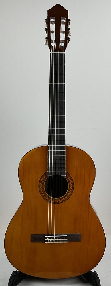Yamaha C40 Acoustic Guitar, Natural