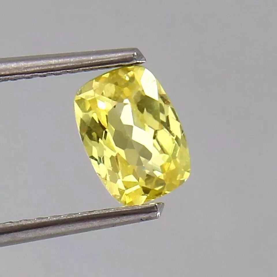 Shiny Natural 7.19 Ct + Cushion Cut Yellow Sapphire Loose Gemstone EGL Certified