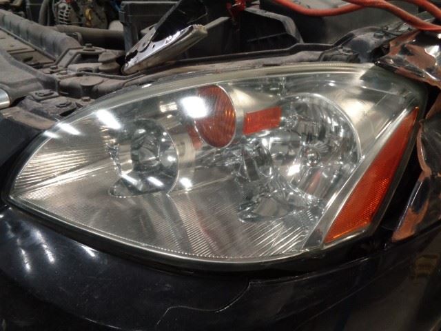 02-04 Nissan Altima Driver Side Halogen Headlight 1878970