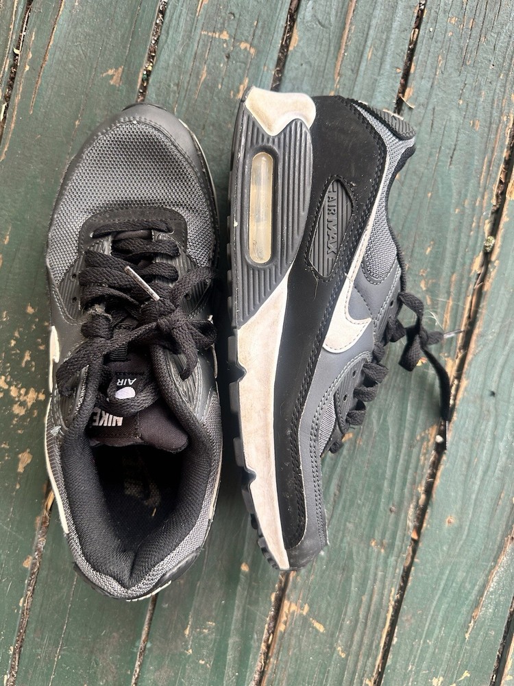 Nike Air Max 90 Retro Grey Black Cross Trainer Running Shoe Sz 8 CN8490-002