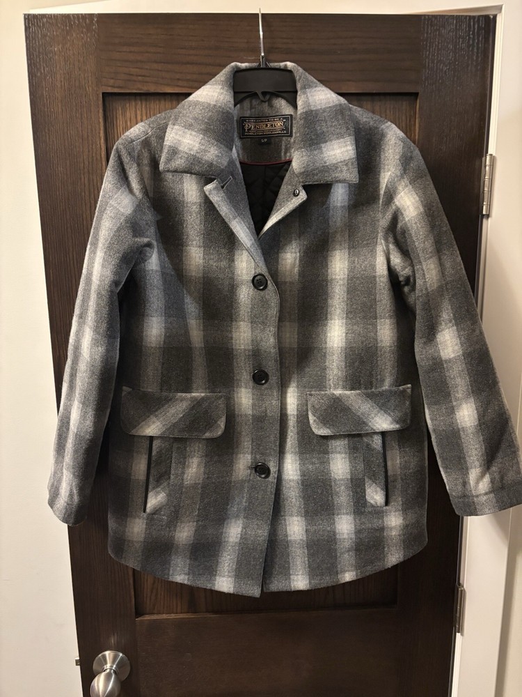 Pendleton Women’s Coat, Gray Plaid, Button Front, S/P, Flap And Side Pocket