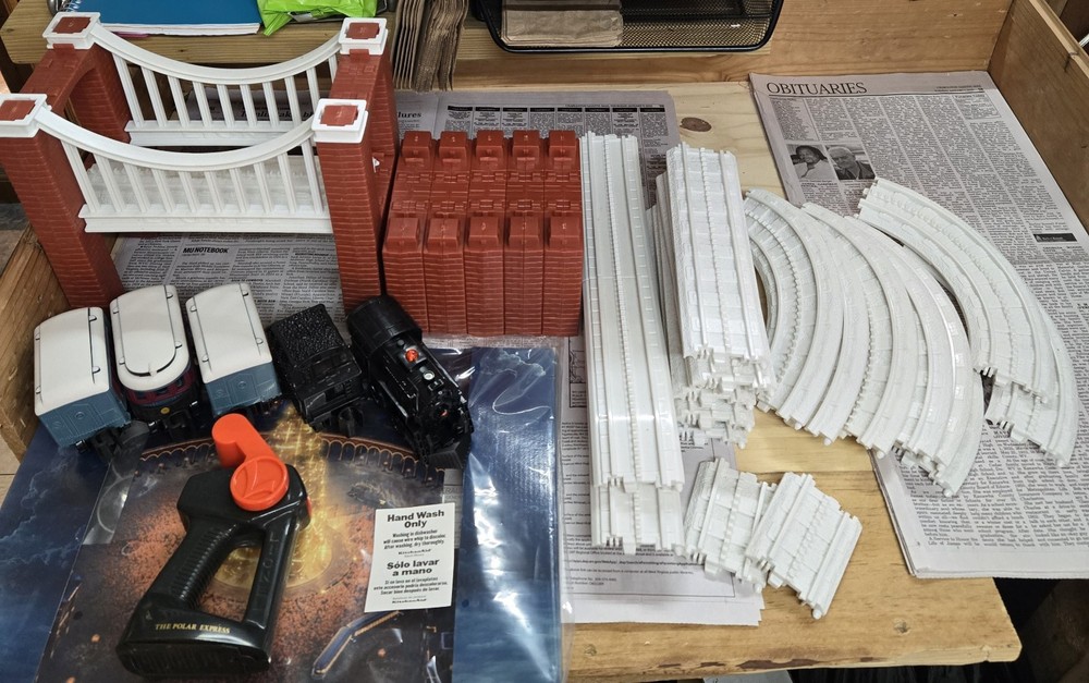 Lionel The Polar Express 7-11371 Little Lines Train Set Works, Sound, Complete