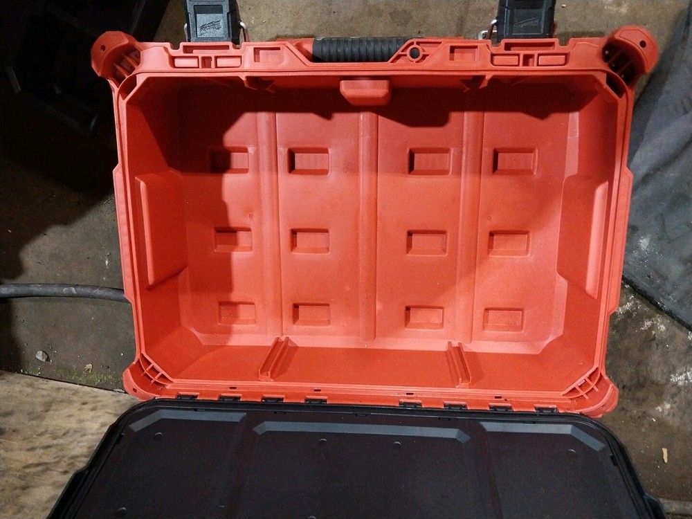 Milwaukee PACKOUT 16x11 Large Toolbox with 100 Lb Capacity