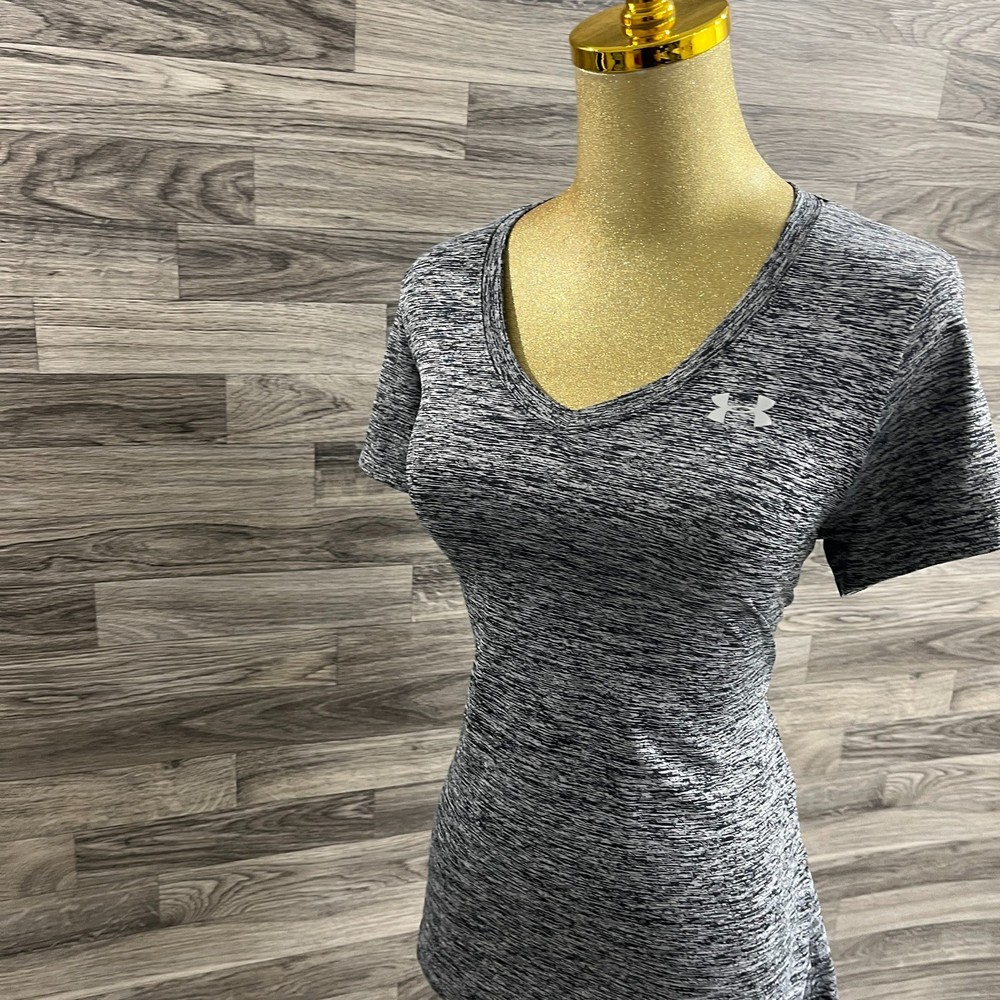 UNDER ARMOUR Loose V-Neck Grey Heat Gear Activewear Shirt Women's Size Medium