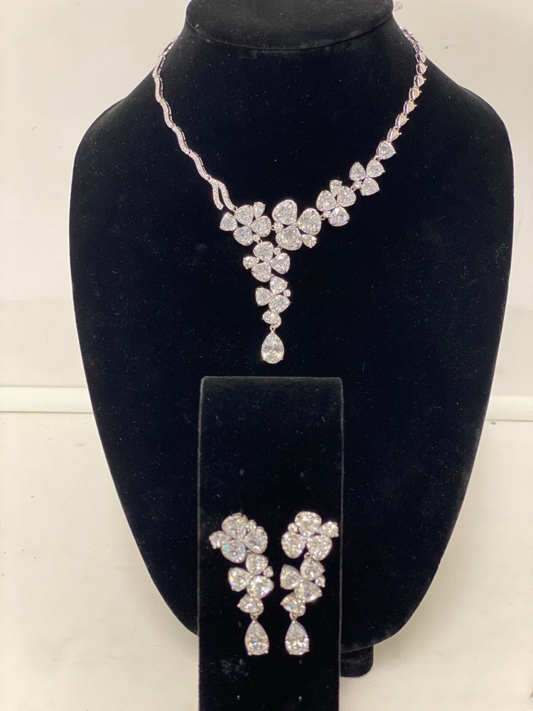 Gorgeous Crystal  Women Necklace Earrings set