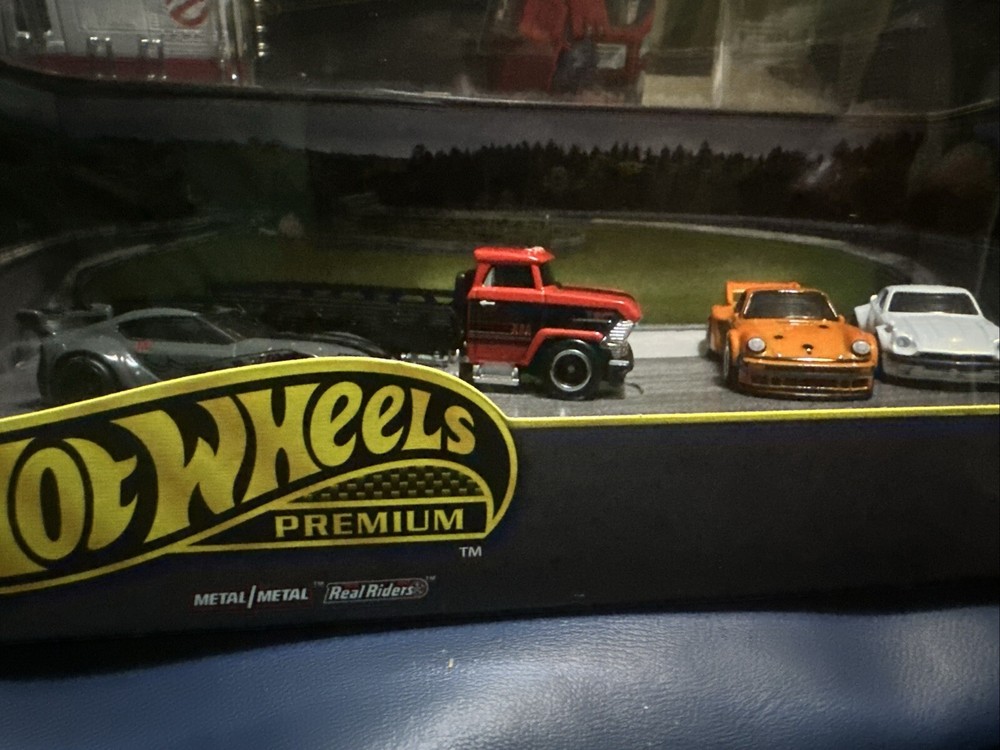 Hot Wheels Premium Horizon Hauler 2020 Toyota GR Supra Custom Datsun 240Z Porsch