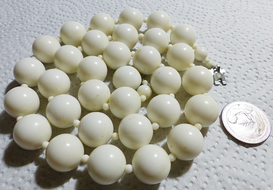Vintage 16 mm White Milk Glass Bead Necklace and Milk Glass Clasp