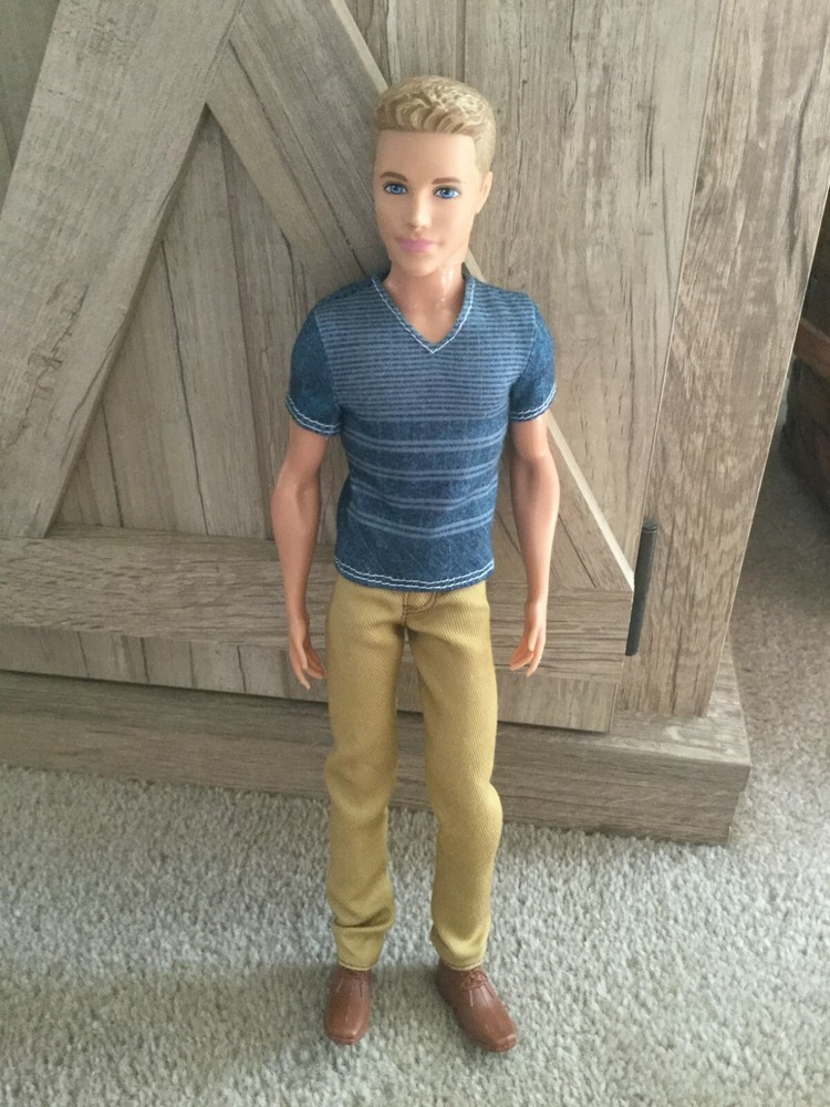 2014 Mattel Ken Fashionistas CFG19 Doll with Original Shirt & Shoes