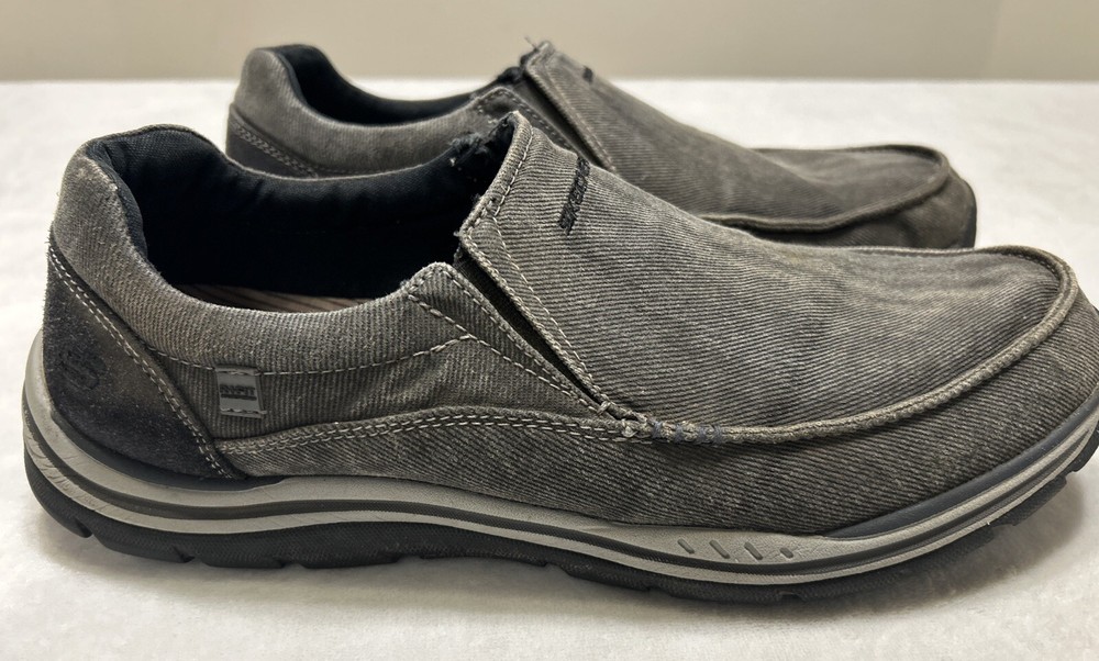 Skechers Mens Shoes Size 11.5 Gray Wide Relaxed Fit Memory Foam Slip On 64109EW