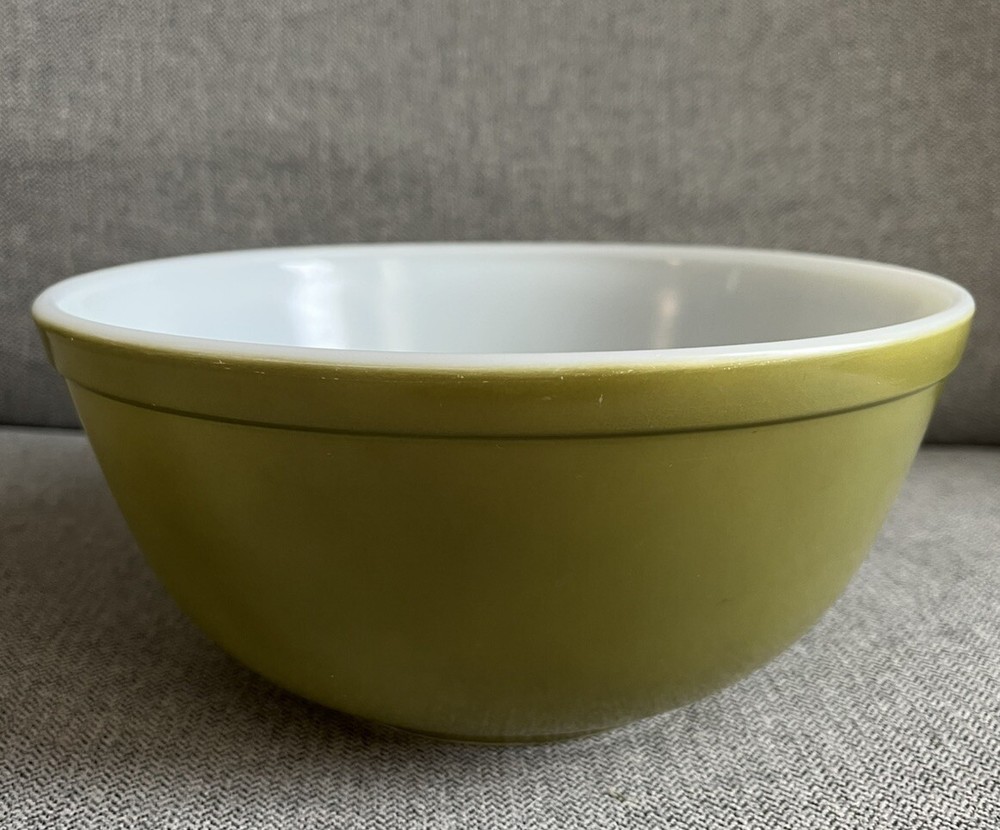 Pyrex 403 2.5qt Verde Series Mixing Bowl