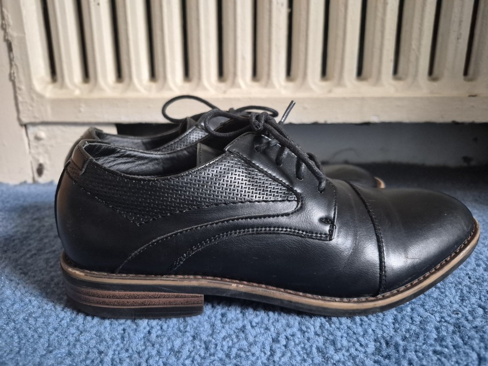 Size 6 Black Leather dress Shoes Manmade