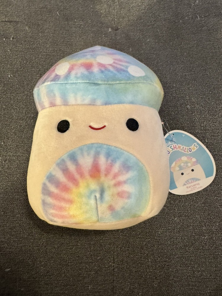 Kervena 8 inch Squishmallow