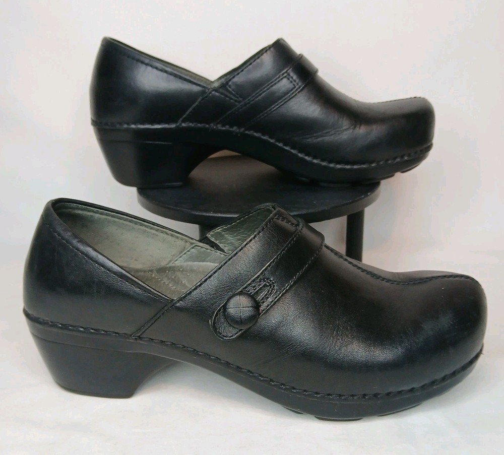 Dansko Shoes Women’s 10.5 US / 41 EUR Solstice Button Professional Clogs Black