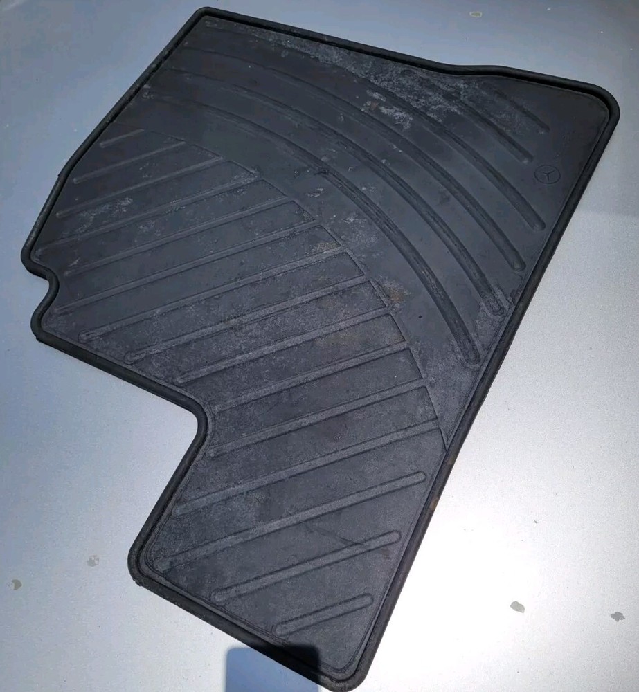2007-2009 Mercedes-Benz W221 S550 S63 S600 S65 Right Rear FLOOR MAT Genuine OEM
