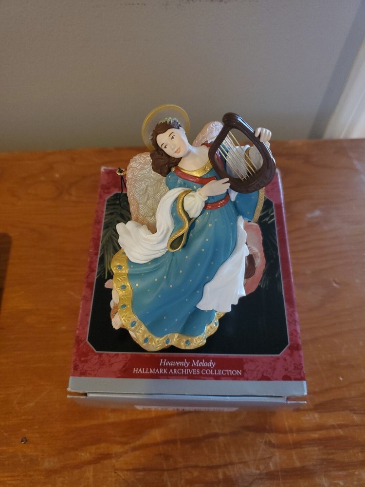 1998 Hallmark Heavenly Melody Angel Keepsake Ornament In Original Box  