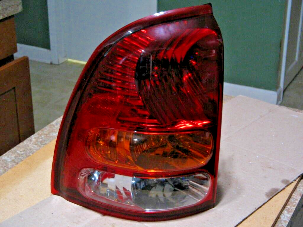 2002 2003 2004 Oldsmobile Bravada Tail Light Left (driver Side)