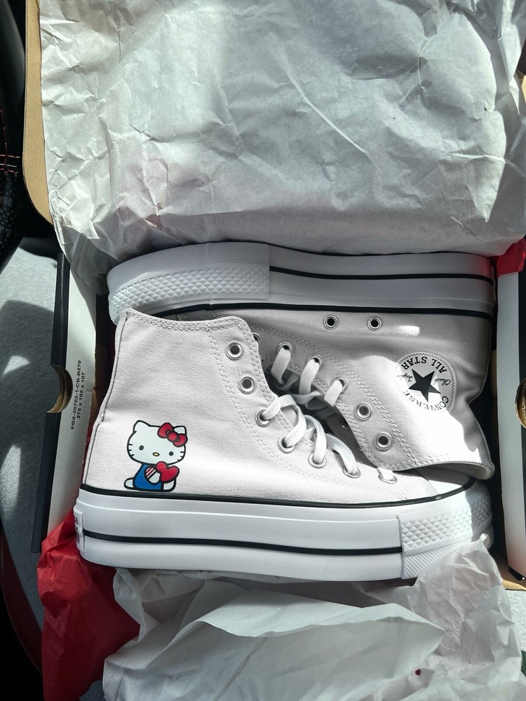 New women’s size 6 White Platform Hello Kitty Sanrio Converse