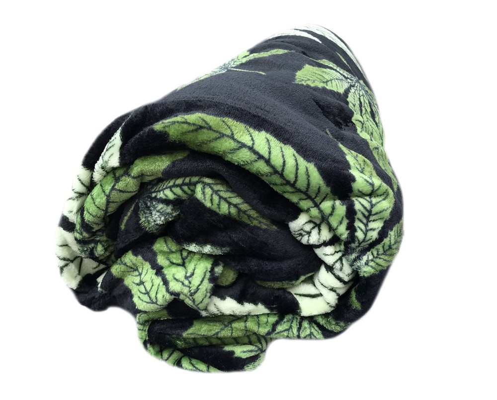 Soft Premium Marijuana Leaf Fleece Plush Microfiber Warm Cozy Bed Blanket